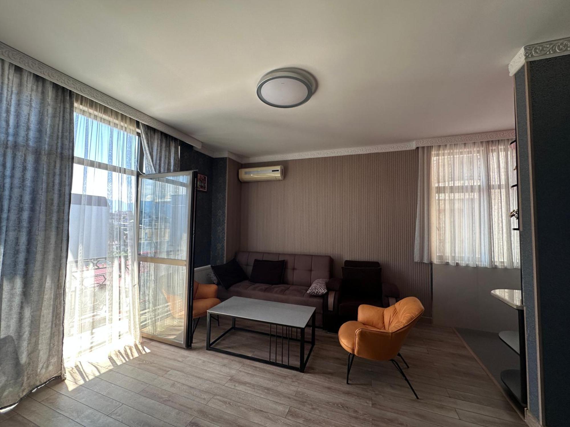 Apartament On Rustaveli Batumi Exterior photo