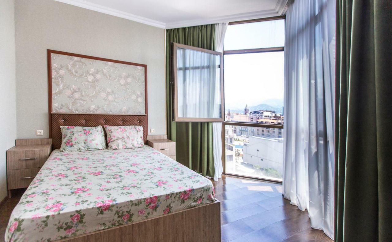 Apartament On Rustaveli Batumi Exterior photo