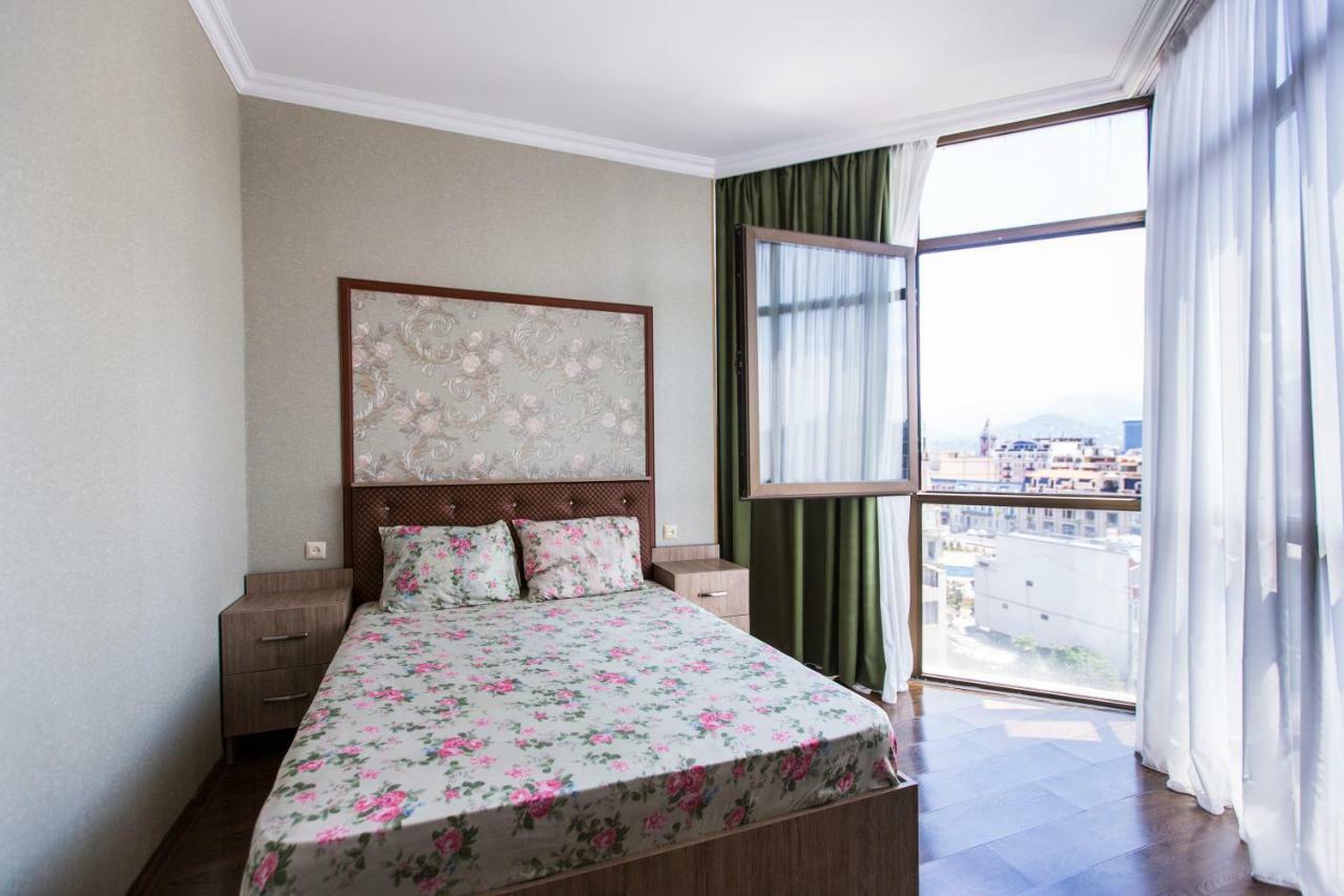 Apartament On Rustaveli Batumi Exterior photo