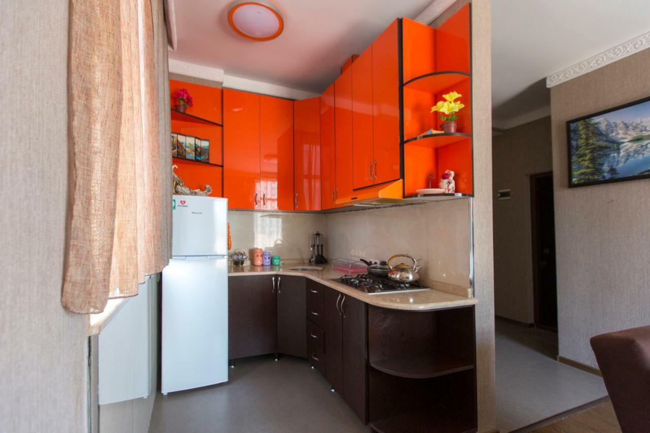 Apartament On Rustaveli Batumi Exterior photo